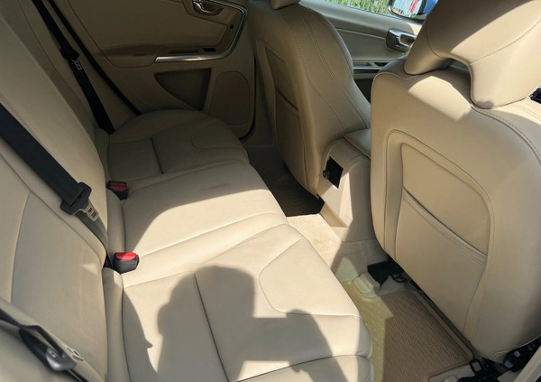 Volvo V60 cena 52900 przebieg: 194402, rok produkcji 2016 z Ciechanów małe 704
